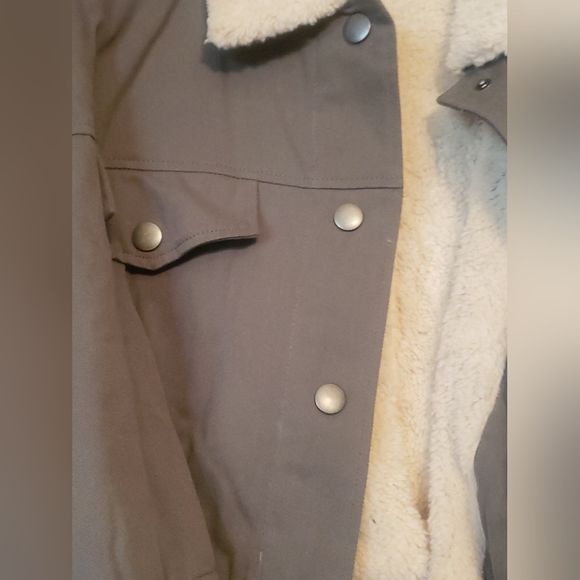 Brand New, Never worn Fashion Nova Cropped Jacket - Picture 4 of 5